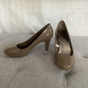 Taupe Patent Leather Pumps - Size 7 - Merona